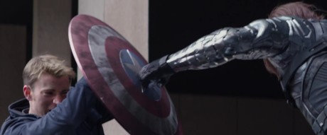 Captain America - The Winter Soldier - Pugno sullo scudo